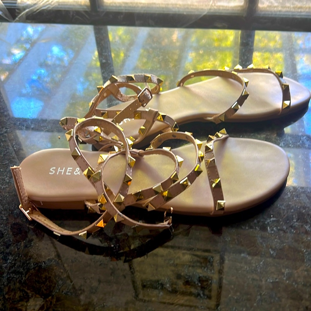 Ankle wrap flat sandals